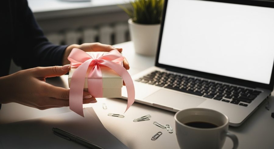 بهترین هدیه برای کارمند زن